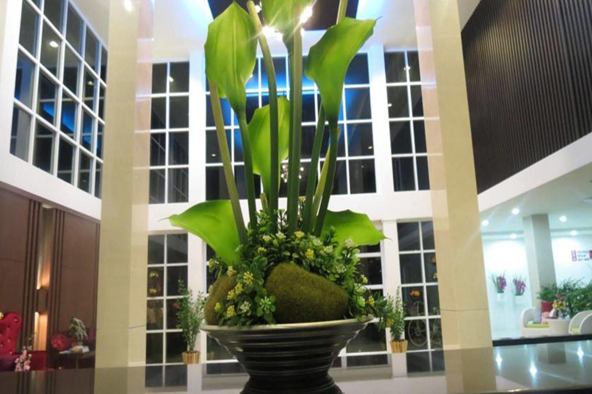 The Zara Double Tree Hotel Ubon Ratchathani Exterior foto