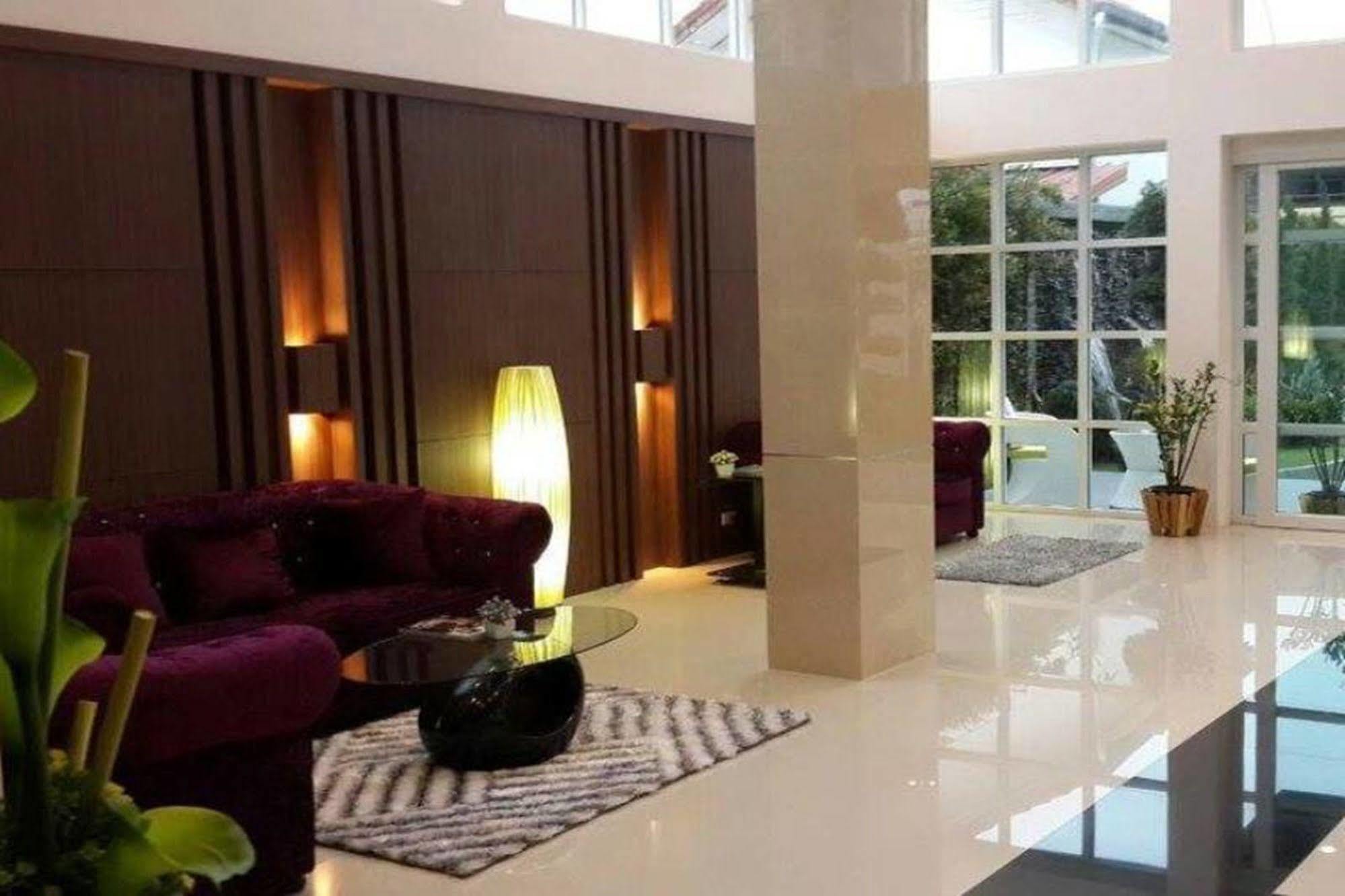 The Zara Double Tree Hotel Ubon Ratchathani Exterior foto